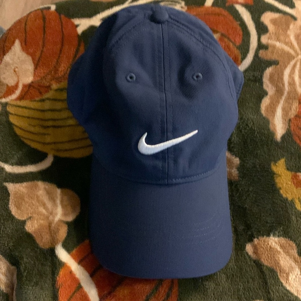 Nike dark blue classic cap one size fits all
